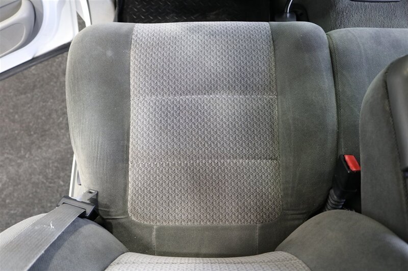 2002 Ford F-250 XLT  1-OWNER* 100% RUST FREE* ALL SERVICE RECORDS SINCE NEW* NEW 2.5 " LEVEL KIT W/ NEW BILSTEIN 5100 SHOCKS / NEW 33 " BFG KO3 10-PLYS* ALL BOOKS&KEYS&WINDOW STICKER* NEW FLUIDS-NEW AC COMPRESSOR - Photo 66 - Portland, OR 97230