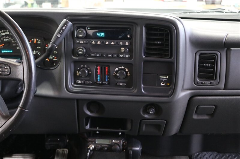 2005 Chevrolet Silverado 2500 LS  1-OWNER* 100% RUST FREE* NEVER HAD 5TH WHEEL / GOOSENECK* 5-SPD ALLISON* SHORT BED* NEW 2.5 "LEVEL LIFT W/ NEW 33 " BFG KO3 10-PLYS* ALL ORIGINAL BOOKS-WINDOW STICKER-2 KEYS-SERVICE RECORDS - Photo 85 - Portland, OR 97230