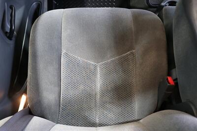 2005 Chevrolet Silverado 2500 LS  1-OWNER* 100% RUST FREE* NEVER HAD 5TH WHEEL / GOOSENECK* 5-SPD ALLISON* SHORT BED* NEW 2.5 "LEVEL LIFT W/ NEW 33 " BFG KO3 10-PLYS* ALL ORIGINAL BOOKS-WINDOW STICKER-2 KEYS-SERVICE RECORDS - Photo 72 - Portland, OR 97230