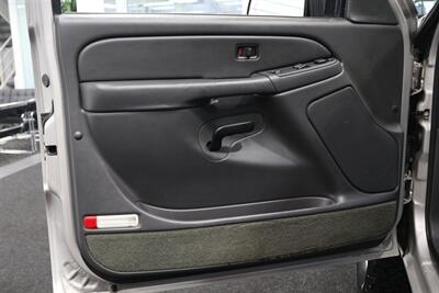 2005 Chevrolet Silverado 2500 LS  1-OWNER* 100% RUST FREE* NEVER HAD 5TH WHEEL / GOOSENECK* 5-SPD ALLISON* SHORT BED* NEW 2.5 "LEVEL LIFT W/ NEW 33 " BFG KO3 10-PLYS* ALL ORIGINAL BOOKS-WINDOW STICKER-2 KEYS-SERVICE RECORDS - Photo 62 - Portland, OR 97230