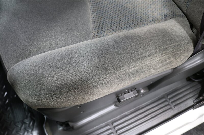 2005 Chevrolet Silverado 2500 LS  1-OWNER* 100% RUST FREE* NEVER HAD 5TH WHEEL / GOOSENECK* 5-SPD ALLISON* SHORT BED* NEW 2.5 "LEVEL LIFT W/ NEW 33 " BFG KO3 10-PLYS* ALL ORIGINAL BOOKS-WINDOW STICKER-2 KEYS-SERVICE RECORDS - Photo 68 - Portland, OR 97230