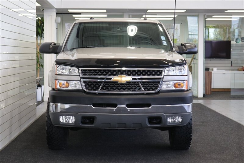 2005 Chevrolet Silverado 2500 LS  1-OWNER* 100% RUST FREE* NEVER HAD 5TH WHEEL / GOOSENECK* 5-SPD ALLISON* SHORT BED* NEW 2.5 "LEVEL LIFT W/ NEW 33 " BFG KO3 10-PLYS* ALL ORIGINAL BOOKS-WINDOW STICKER-2 KEYS-SERVICE RECORDS - Photo 8 - Portland, OR 97230
