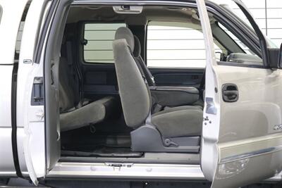 2005 Chevrolet Silverado 2500 LS  1-OWNER* 100% RUST FREE* NEVER HAD 5TH WHEEL / GOOSENECK* 5-SPD ALLISON* SHORT BED* NEW 2.5 "LEVEL LIFT W/ NEW 33 " BFG KO3 10-PLYS* ALL ORIGINAL BOOKS-WINDOW STICKER-2 KEYS-SERVICE RECORDS - Photo 49 - Portland, OR 97230