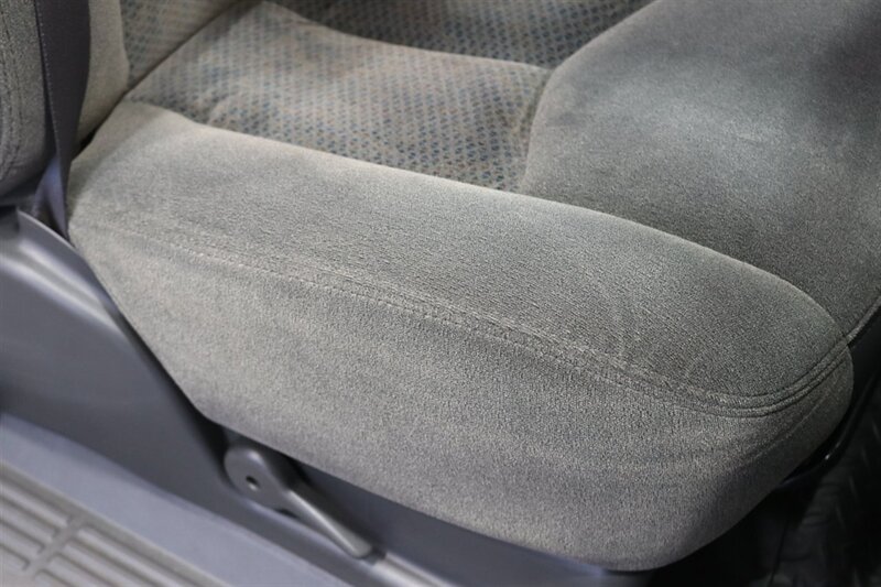 2005 Chevrolet Silverado 2500 LS  1-OWNER* 100% RUST FREE* NEVER HAD 5TH WHEEL / GOOSENECK* 5-SPD ALLISON* SHORT BED* NEW 2.5 "LEVEL LIFT W/ NEW 33 " BFG KO3 10-PLYS* ALL ORIGINAL BOOKS-WINDOW STICKER-2 KEYS-SERVICE RECORDS - Photo 69 - Portland, OR 97230