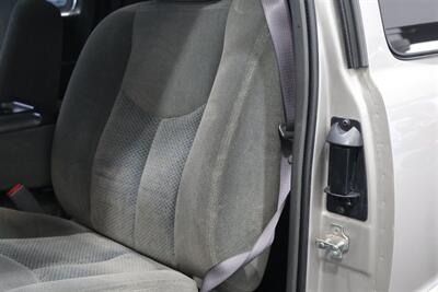 2005 Chevrolet Silverado 2500 LS  1-OWNER* 100% RUST FREE* NEVER HAD 5TH WHEEL / GOOSENECK* 5-SPD ALLISON* SHORT BED* NEW 2.5 "LEVEL LIFT W/ NEW 33 " BFG KO3 10-PLYS* ALL ORIGINAL BOOKS-WINDOW STICKER-2 KEYS-SERVICE RECORDS - Photo 70 - Portland, OR 97230