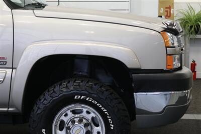 2005 Chevrolet Silverado 2500 LS  1-OWNER* 100% RUST FREE* NEVER HAD 5TH WHEEL / GOOSENECK* 5-SPD ALLISON* SHORT BED* NEW 2.5 "LEVEL LIFT W/ NEW 33 " BFG KO3 10-PLYS* ALL ORIGINAL BOOKS-WINDOW STICKER-2 KEYS-SERVICE RECORDS - Photo 55 - Portland, OR 97230