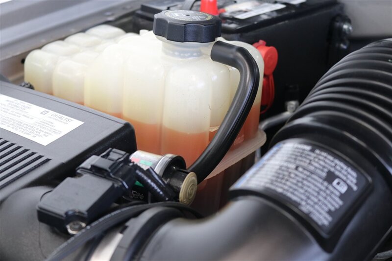 2005 Chevrolet Silverado 2500 LS  1-OWNER* 100% RUST FREE* NEVER HAD 5TH WHEEL / GOOSENECK* 5-SPD ALLISON* SHORT BED* NEW 2.5 "LEVEL LIFT W/ NEW 33 " BFG KO3 10-PLYS* ALL ORIGINAL BOOKS-WINDOW STICKER-2 KEYS-SERVICE RECORDS - Photo 40 - Portland, OR 97230