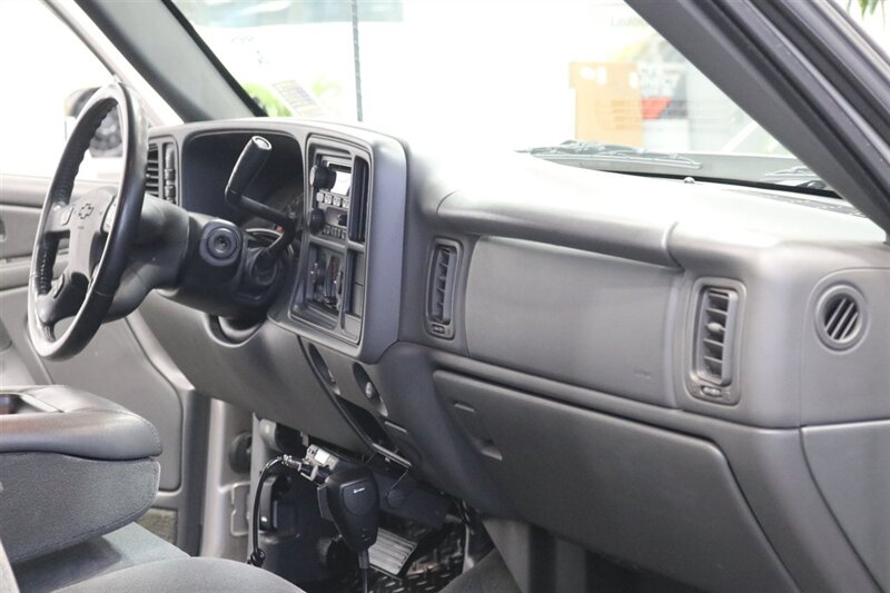 2005 Chevrolet Silverado 2500 LS  1-OWNER* 100% RUST FREE* NEVER HAD 5TH WHEEL / GOOSENECK* 5-SPD ALLISON* SHORT BED* NEW 2.5 "LEVEL LIFT W/ NEW 33 " BFG KO3 10-PLYS* ALL ORIGINAL BOOKS-WINDOW STICKER-2 KEYS-SERVICE RECORDS - Photo 84 - Portland, OR 97230