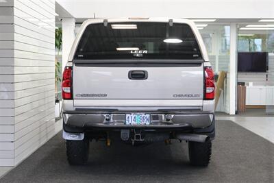 2005 Chevrolet Silverado 2500 LS  1-OWNER* 100% RUST FREE* NEVER HAD 5TH WHEEL / GOOSENECK* 5-SPD ALLISON* SHORT BED* NEW 2.5 "LEVEL LIFT W/ NEW 33 " BFG KO3 10-PLYS* ALL ORIGINAL BOOKS-WINDOW STICKER-2 KEYS-SERVICE RECORDS - Photo 9 - Portland, OR 97230