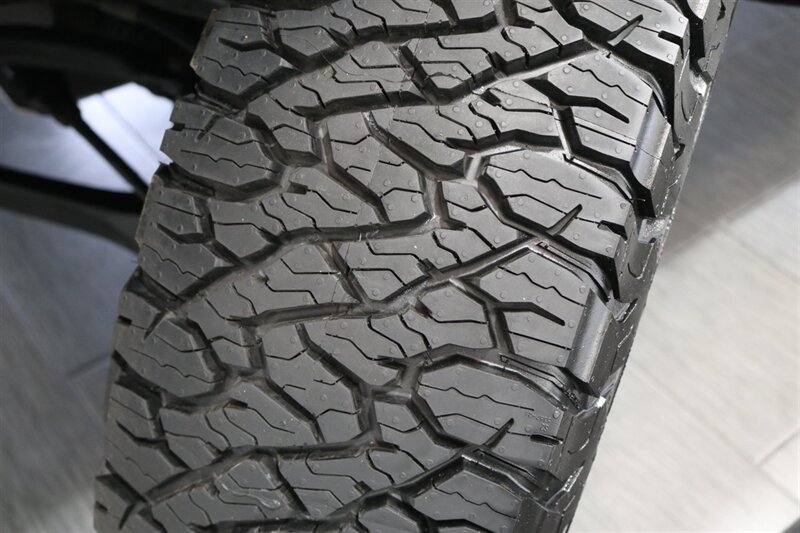 2005 Chevrolet Silverado 2500 LS  1-OWNER* 100% RUST FREE* NEVER HAD 5TH WHEEL / GOOSENECK* 5-SPD ALLISON* SHORT BED* NEW 2.5 "LEVEL LIFT W/ NEW 33 " BFG KO3 10-PLYS* ALL ORIGINAL BOOKS-WINDOW STICKER-2 KEYS-SERVICE RECORDS - Photo 53 - Portland, OR 97230