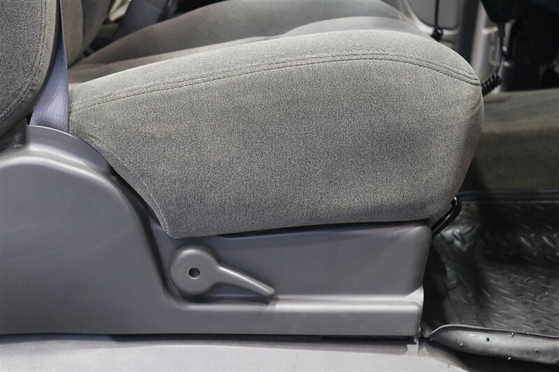 2005 Chevrolet Silverado 2500 LS  1-OWNER* 100% RUST FREE* NEVER HAD 5TH WHEEL / GOOSENECK* 5-SPD ALLISON* SHORT BED* NEW 2.5 "LEVEL LIFT W/ NEW 33 " BFG KO3 10-PLYS* ALL ORIGINAL BOOKS-WINDOW STICKER-2 KEYS-SERVICE RECORDS - Photo 67 - Portland, OR 97230