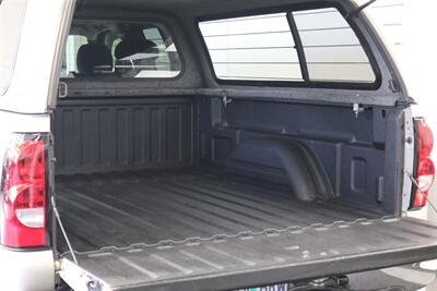 2005 Chevrolet Silverado 2500 LS  1-OWNER* 100% RUST FREE* NEVER HAD 5TH WHEEL / GOOSENECK* 5-SPD ALLISON* SHORT BED* NEW 2.5 "LEVEL LIFT W/ NEW 33 " BFG KO3 10-PLYS* ALL ORIGINAL BOOKS-WINDOW STICKER-2 KEYS-SERVICE RECORDS - Photo 44 - Portland, OR 97230