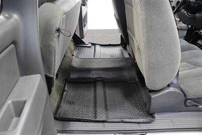 2005 Chevrolet Silverado 2500 LS  1-OWNER* 100% RUST FREE* NEVER HAD 5TH WHEEL / GOOSENECK* 5-SPD ALLISON* SHORT BED* NEW 2.5 "LEVEL LIFT W/ NEW 33 " BFG KO3 10-PLYS* ALL ORIGINAL BOOKS-WINDOW STICKER-2 KEYS-SERVICE RECORDS - Photo 77 - Portland, OR 97230