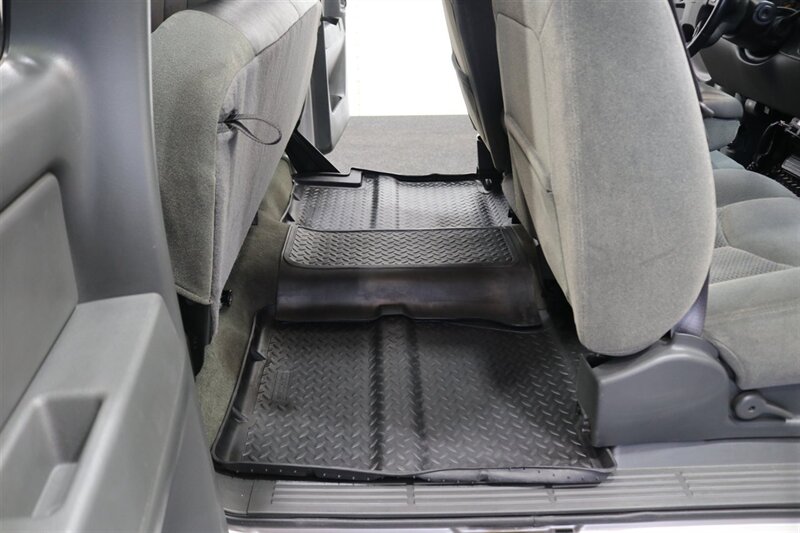 2005 Chevrolet Silverado 2500 LS  1-OWNER* 100% RUST FREE* NEVER HAD 5TH WHEEL / GOOSENECK* 5-SPD ALLISON* SHORT BED* NEW 2.5 "LEVEL LIFT W/ NEW 33 " BFG KO3 10-PLYS* ALL ORIGINAL BOOKS-WINDOW STICKER-2 KEYS-SERVICE RECORDS - Photo 77 - Portland, OR 97230