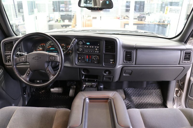 2005 Chevrolet Silverado 2500 LS  1-OWNER* 100% RUST FREE* NEVER HAD 5TH WHEEL / GOOSENECK* 5-SPD ALLISON* SHORT BED* NEW 2.5 "LEVEL LIFT W/ NEW 33 " BFG KO3 10-PLYS* ALL ORIGINAL BOOKS-WINDOW STICKER-2 KEYS-SERVICE RECORDS - Photo 19 - Portland, OR 97230