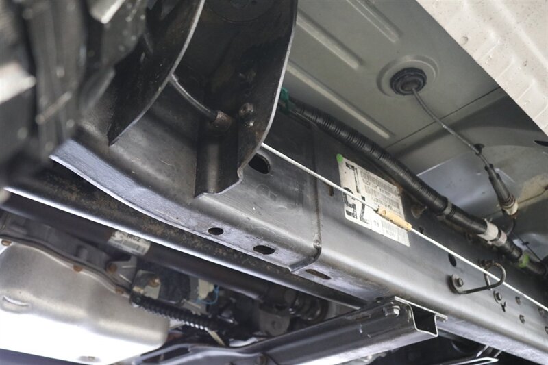 2005 Chevrolet Silverado 2500 LS  1-OWNER* 100% RUST FREE* NEVER HAD 5TH WHEEL / GOOSENECK* 5-SPD ALLISON* SHORT BED* NEW 2.5 "LEVEL LIFT W/ NEW 33 " BFG KO3 10-PLYS* ALL ORIGINAL BOOKS-WINDOW STICKER-2 KEYS-SERVICE RECORDS - Photo 35 - Portland, OR 97230