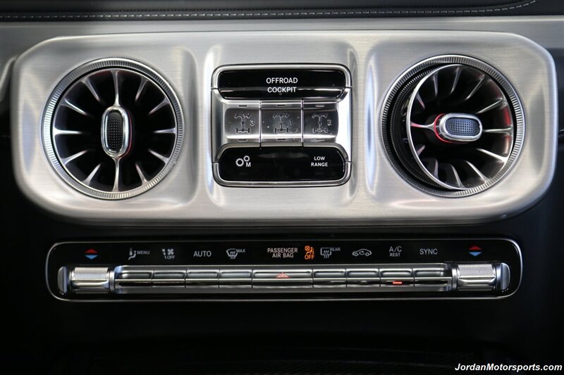 2025 Mercedes-Benz AMG G 63  1-OWNER* FULL PPF ON FRONT NOSE* MONZA GREY MAGNO-CARBON FIBER INTERIOR TRIM-22 " AMG WHEELS-EXCLUSIVE INTERIOR PLUS-AMG NIGHT PACKAGE MAGNOAMG PERFORMANCE STEERING WHEEL-BLACK MAGNO ROOF* - Photo 22 - Portland, OR 97230