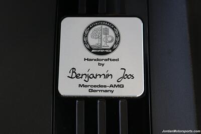 2025 Mercedes-Benz AMG G 63  1-OWNER* FULL PPF ON FRONT NOSE* MONZA GREY MAGNO-CARBON FIBER INTERIOR TRIM-22 " AMG WHEELS-EXCLUSIVE INTERIOR PLUS-AMG NIGHT PACKAGE MAGNOAMG PERFORMANCE STEERING WHEEL-BLACK MAGNO ROOF* - Photo 39 - Portland, OR 97230