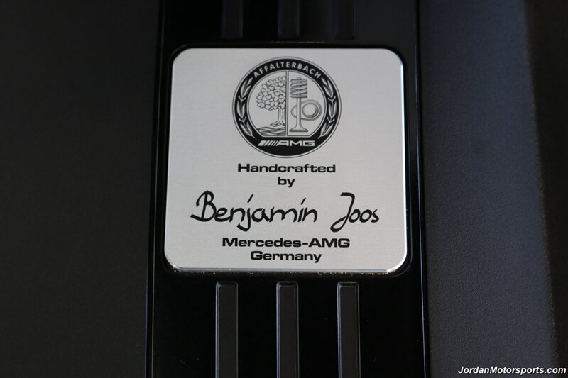 2025 Mercedes-Benz AMG G 63  1-OWNER* FULL PPF ON FRONT NOSE* MONZA GREY MAGNO-CARBON FIBER INTERIOR TRIM-22 " AMG WHEELS-EXCLUSIVE INTERIOR PLUS-AMG NIGHT PACKAGE MAGNOAMG PERFORMANCE STEERING WHEEL-BLACK MAGNO ROOF* - Photo 39 - Portland, OR 97230