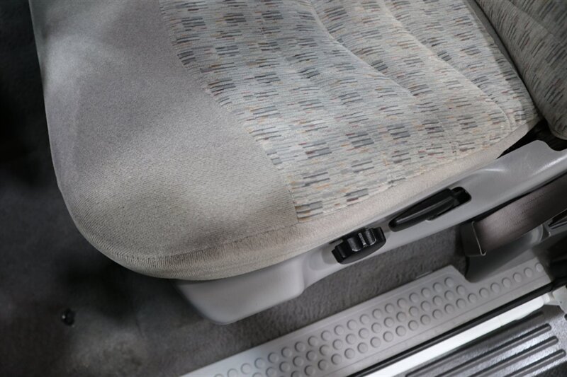 2000 Ford F-350 XLT  NEW BFG KO3 10-PLYS & NEW WHEELS* ONLY 80K MILES* NEW BRAKES-ROTORS-CALIPERS-COOLANT FLUSH-AC SERVICE-NEW BELTS-ACTUATORS-AIR FILTER-SWAY BAR LINKS-WIPERS - Photo 72 - Portland, OR 97230