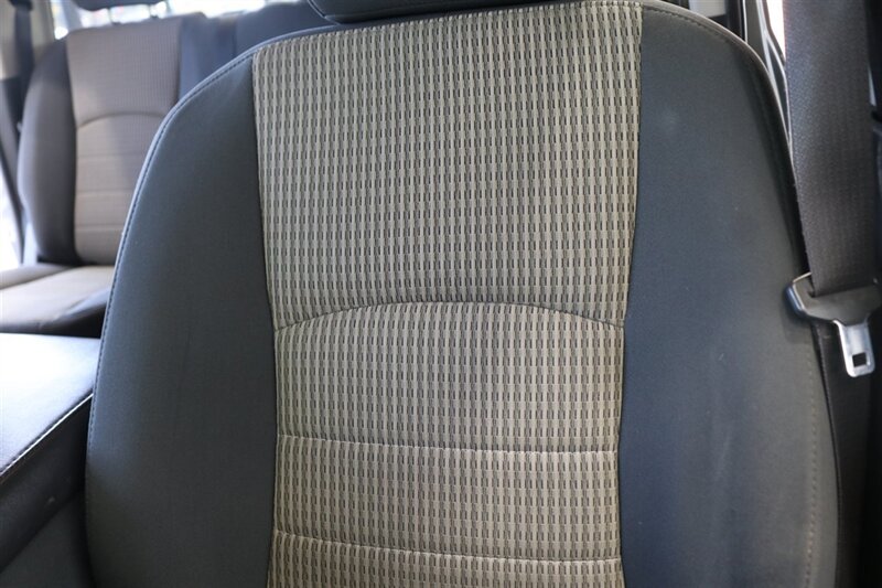 2012 RAM 2500 ST  6-SPD MANUAL 4D CREW CAB CUMMINS DIESEL 4X4 LONG BED TINTED WINDOWS REAR SLIDER LIFTED NEW BFG 35 " TIRES BANKS KIT FRESH FULL SERVICE EGR DELETED FULL EXHAUST - Photo 55 - Portland, OR 97230