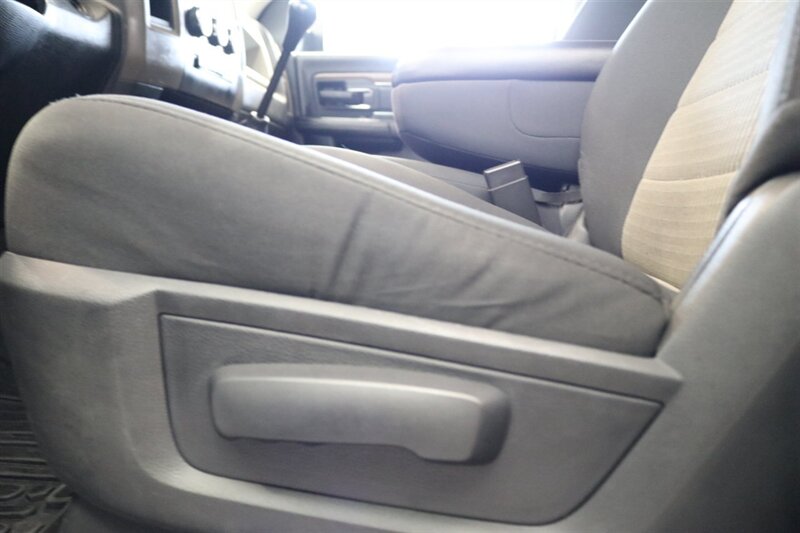 2012 RAM 2500 ST  6SP MANUAL 4D CREW CAB CUMMINS DIESEL 4X4 LONG BED TINTED WINDOWS LONG BED REAR SLIDER LIFTED NEW BFG 35 " TIRES BANKS KIT - Photo 32 - Portland, OR 97230