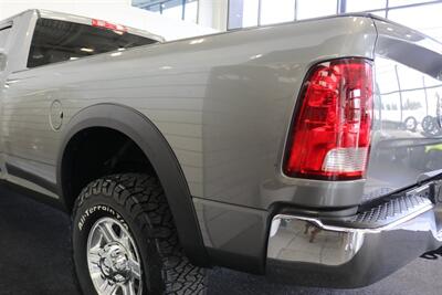 2012 RAM 2500 ST  6SP MANUAL 4D CREW CAB CUMMINS DIESEL 4X4 LONG BED TINTED WINDOWS LONG BED REAR SLIDER LIFTED NEW BFG 35 " TIRES BANKS KIT - Photo 15 - Portland, OR 97230