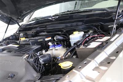 2012 RAM 2500 ST  6SP MANUAL 4D CREW CAB CUMMINS DIESEL 4X4 LONG BED TINTED WINDOWS LONG BED REAR SLIDER LIFTED NEW BFG 35 " TIRES BANKS KIT - Photo 38 - Portland, OR 97230