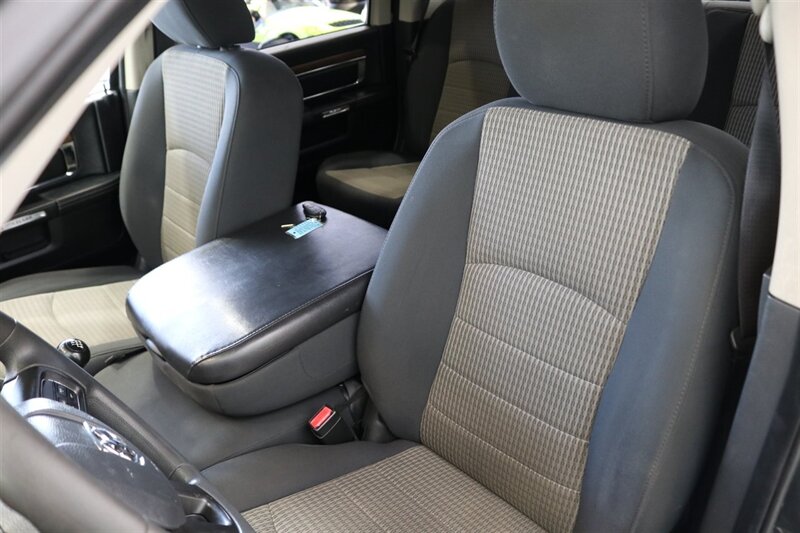 2012 RAM 2500 ST  6SP MANUAL 4D CREW CAB CUMMINS DIESEL 4X4 LONG BED TINTED WINDOWS LONG BED REAR SLIDER LIFTED NEW BFG 35 " TIRES BANKS KIT - Photo 16 - Portland, OR 97230