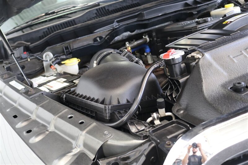 2012 RAM 2500 ST  6SP MANUAL 4D CREW CAB CUMMINS DIESEL 4X4 LONG BED TINTED WINDOWS LONG BED REAR SLIDER LIFTED NEW BFG 35 " TIRES BANKS KIT - Photo 39 - Portland, OR 97230