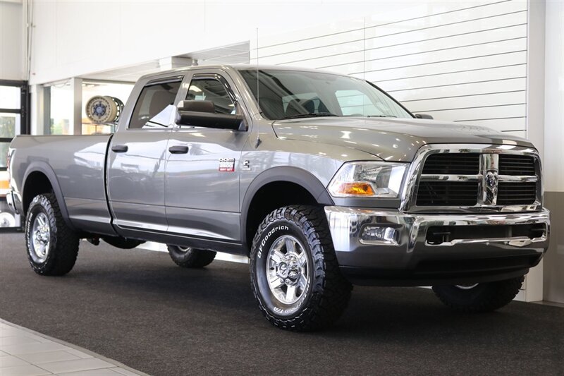 2012 RAM 2500 ST  6SP MANUAL 4D CREW CAB CUMMINS DIESEL 4X4 LONG BED TINTED WINDOWS LONG BED REAR SLIDER LIFTED NEW BFG 35 " TIRES BANKS KIT - Photo 2 - Portland, OR 97230