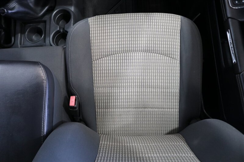 2012 RAM 2500 ST  6SP MANUAL 4D CREW CAB CUMMINS DIESEL 4X4 LONG BED TINTED WINDOWS LONG BED REAR SLIDER LIFTED NEW BFG 35 " TIRES BANKS KIT - Photo 31 - Portland, OR 97230