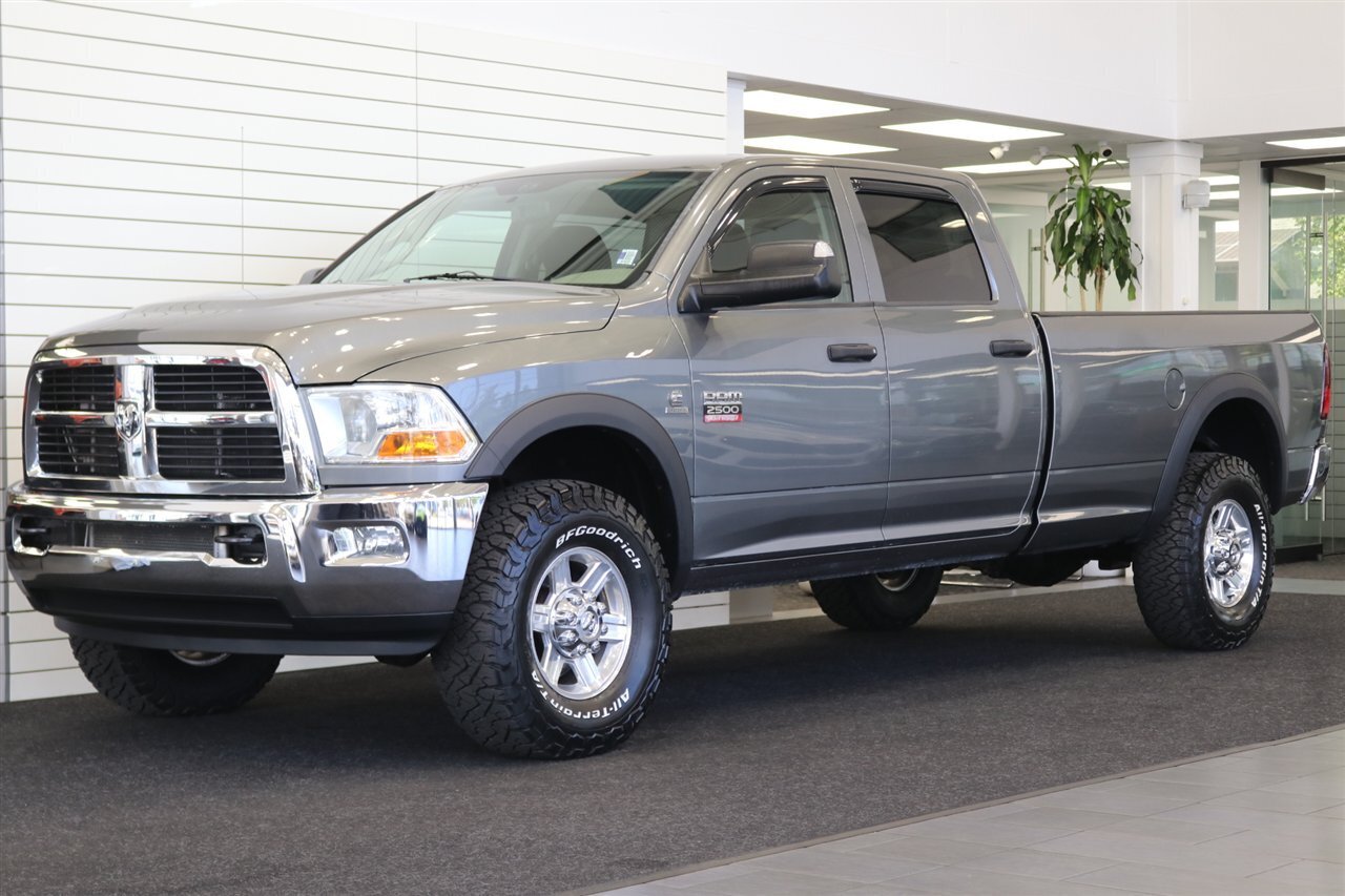2012 RAM 2500 ST  6SP MANUAL 4D CREW CAB CUMMINS DIESEL 4X4 LONG BED TINTED WINDOWS LONG BED REAR SLIDER LIFTED NEW BFG 35 " TIRES BANKS KIT - Photo 1 - Portland, OR 97230