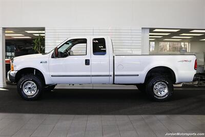 1999 Ford F-250 XLT  1-OWNER* 90K MILES ORIGINAL* NEW 2.5 " LEVEL W/ BILSTEIN 5100 SHOCKS* NEW 33 " BFG KO3 10-PLYs* NO RUST* 100% ALL ORIGINAL* FRESH SERVICE W/NEW BATTERIES-TERMINALS-BELTS-COOLANT FLUSH-AC CHARGE - Photo 4 - Portland, OR 97230