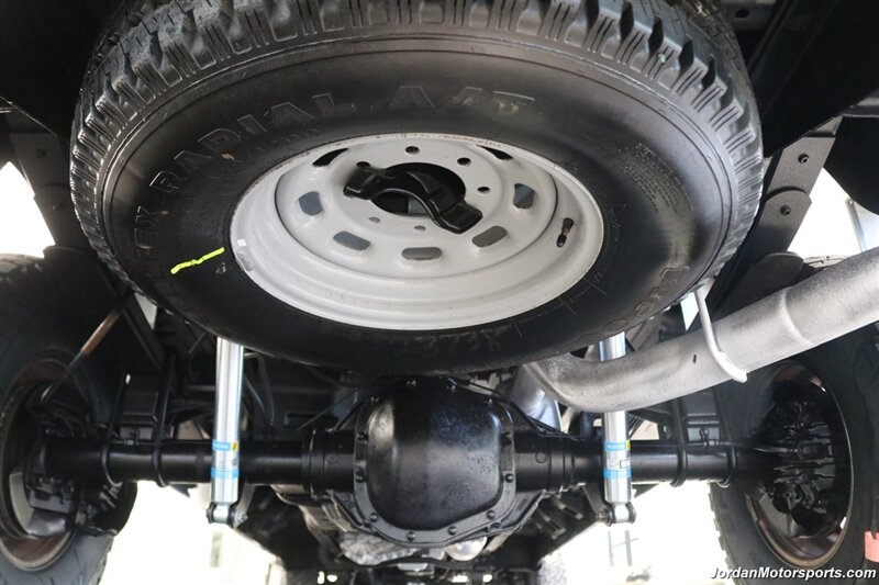 1999 Ford F-250 XLT  1-OWNER* 90K MILES ORIGINAL* NEW 2.5 " LEVEL W/ BILSTEIN 5100 SHOCKS* NEW 33 " BFG KO3 10-PLYs* NO RUST* 100% ALL ORIGINAL* FRESH SERVICE W/NEW BATTERIES-TERMINALS-BELTS-COOLANT FLUSH-AC CHARGE - Photo 25 - Portland, OR 97230