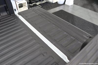 1999 Ford F-250 XLT  1-OWNER* 90K MILES ORIGINAL* NEW 2.5 " LEVEL W/ BILSTEIN 5100 SHOCKS* NEW 33 " BFG KO3 10-PLYs* NO RUST* 100% ALL ORIGINAL* FRESH SERVICE W/NEW BATTERIES-TERMINALS-BELTS-COOLANT FLUSH-AC CHARGE - Photo 45 - Portland, OR 97230