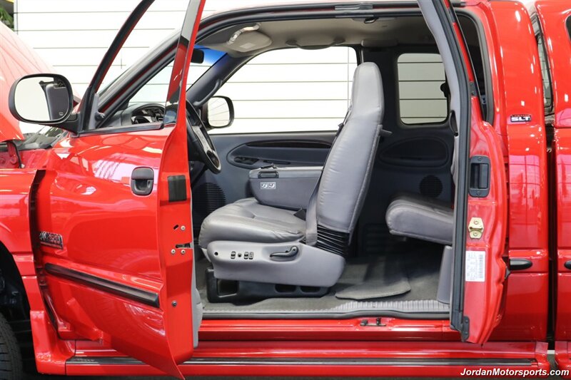 1998 Dodge Ram 2500 Laramie SLT  1-OWNER* 5-SPEED MANUAL* NEVER HAD 5TH WHEEL OR GOOSENECK* LARAMIE* SHORT BED 4X4* 1-OWNER* LEER CANOPY* EDGE TUNER* 100% STOCK* ALL BOOKS & KEYS - Photo 42 - Portland, OR 97230