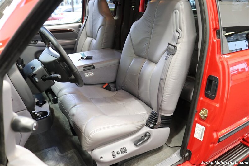 1998 Dodge Ram 2500 Laramie SLT  1-OWNER* 5-SPEED MANUAL* NEVER HAD 5TH WHEEL OR GOOSENECK* LARAMIE* SHORT BED 4X4* 1-OWNER* LEER CANOPY* EDGE TUNER* 100% STOCK* ALL BOOKS & KEYS - Photo 16 - Portland, OR 97230