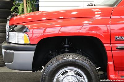 1998 Dodge Ram 2500 Laramie SLT  1-OWNER* 5-SPEED MANUAL* NEVER HAD 5TH WHEEL OR GOOSENECK* LARAMIE* SHORT BED 4X4* 1-OWNER* LEER CANOPY* EDGE TUNER* 100% STOCK* ALL BOOKS & KEYS - Photo 48 - Portland, OR 97230