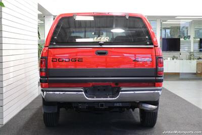 1998 Dodge Ram 2500 Laramie SLT  1-OWNER* 5-SPEED MANUAL* NEVER HAD 5TH WHEEL OR GOOSENECK* LARAMIE* SHORT BED 4X4* 1-OWNER* LEER CANOPY* EDGE TUNER* 100% STOCK* ALL BOOKS & KEYS - Photo 9 - Portland, OR 97230