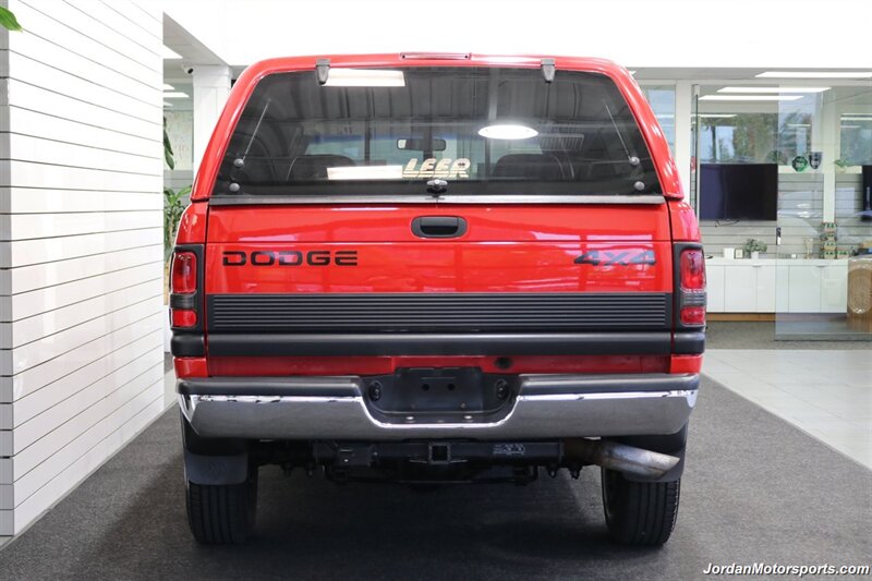 1998 Dodge Ram 2500 Laramie SLT  1-OWNER* 5-SPEED MANUAL* NEVER HAD 5TH WHEEL OR GOOSENECK* LARAMIE* SHORT BED 4X4* 1-OWNER* LEER CANOPY* EDGE TUNER* 100% STOCK* ALL BOOKS & KEYS - Photo 9 - Portland, OR 97230