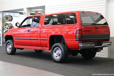 1998 Dodge Ram 2500 Laramie SLT  1-OWNER* 5-SPEED MANUAL* NEVER HAD 5TH WHEEL OR GOOSENECK* LARAMIE* SHORT BED 4X4* 1-OWNER* LEER CANOPY* EDGE TUNER* 100% STOCK* ALL BOOKS & KEYS - Photo 6 - Portland, OR 97230