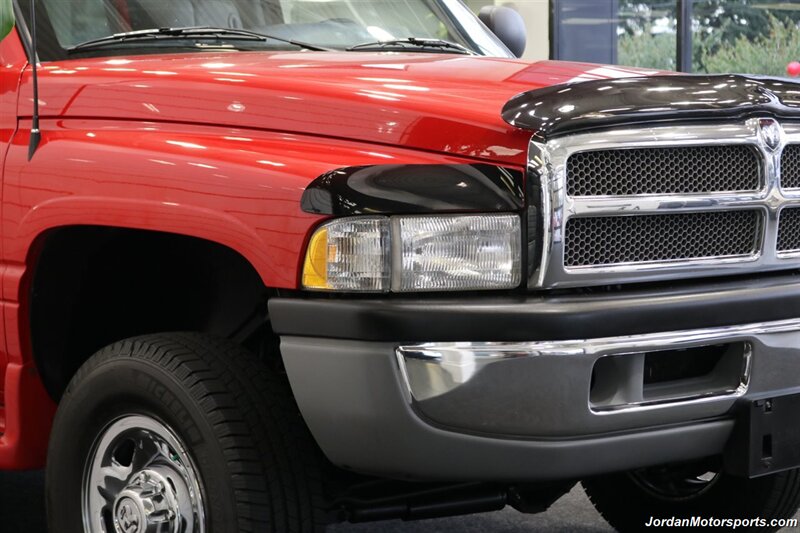 1998 Dodge Ram 2500 Laramie SLT  1-OWNER* 5-SPEED MANUAL* NEVER HAD 5TH WHEEL OR GOOSENECK* LARAMIE* SHORT BED 4X4* 1-OWNER* LEER CANOPY* EDGE TUNER* 100% STOCK* ALL BOOKS & KEYS - Photo 11 - Portland, OR 97230