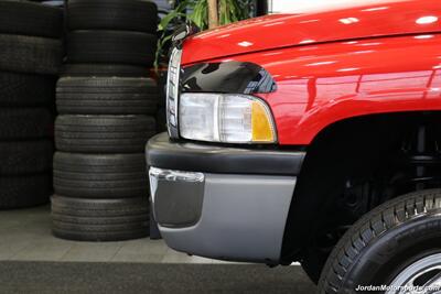 1998 Dodge Ram 2500 Laramie SLT  1-OWNER* 5-SPEED MANUAL* NEVER HAD 5TH WHEEL OR GOOSENECK* LARAMIE* SHORT BED 4X4* 1-OWNER* LEER CANOPY* EDGE TUNER* 100% STOCK* ALL BOOKS & KEYS - Photo 46 - Portland, OR 97230