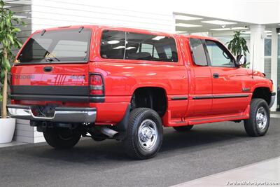 1998 Dodge Ram 2500 Laramie SLT  1-OWNER* 5-SPEED MANUAL* NEVER HAD 5TH WHEEL OR GOOSENECK* LARAMIE* SHORT BED 4X4* 1-OWNER* LEER CANOPY* EDGE TUNER* 100% STOCK* ALL BOOKS & KEYS - Photo 7 - Portland, OR 97230