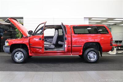 1998 Dodge Ram 2500 Laramie SLT  1-OWNER* 5-SPEED MANUAL* NEVER HAD 5TH WHEEL OR GOOSENECK* LARAMIE* SHORT BED 4X4* 1-OWNER* LEER CANOPY* EDGE TUNER* 100% STOCK* ALL BOOKS & KEYS - Photo 12 - Portland, OR 97230