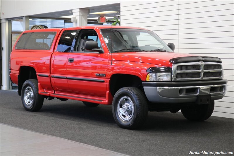 1998 Dodge Ram 2500 Laramie SLT  1-OWNER* 5-SPEED MANUAL* NEVER HAD 5TH WHEEL OR GOOSENECK* LARAMIE* SHORT BED 4X4* 1-OWNER* LEER CANOPY* EDGE TUNER* 100% STOCK* ALL BOOKS & KEYS - Photo 2 - Portland, OR 97230