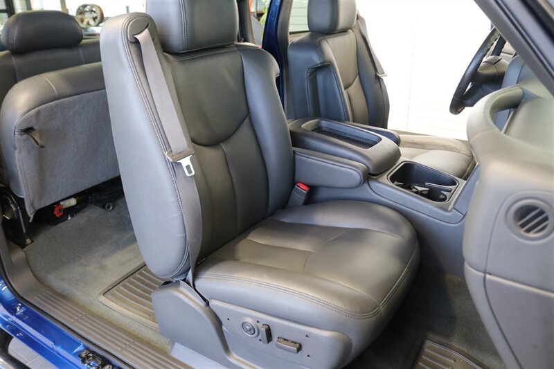 2004 Chevrolet Silverado 2500 LT 4dr Extended Cab LT  1-OWNER 100% RUST FREE* 100% STOCK* NEW 2.5 "FABTEC LEVEL KIT W/ BILSTEIN 5100 SHOCKS & NEW 33.5 " BFG KO3 10-PLYS* ALL SERVICE RECDS SINCE NEW* NEVER HAD 5TH WHEEL OR GOOSENECK* 5-SPD ALLISON - Photo 17 - Portland, OR 97230