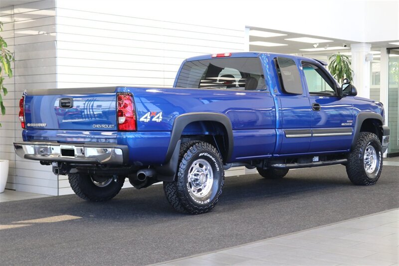 2004 Chevrolet Silverado 2500 LT 4dr Extended Cab LT  1-OWNER 100% RUST FREE* 100% STOCK* NEW 2.5 "FABTEC LEVEL KIT W/ BILSTEIN 5100 SHOCKS & NEW 33.5 " BFG KO3 10-PLYS* ALL SERVICE RECDS SINCE NEW* NEVER HAD 5TH WHEEL OR GOOSENECK* 5-SPD ALLISON - Photo 7 - Portland, OR 97230