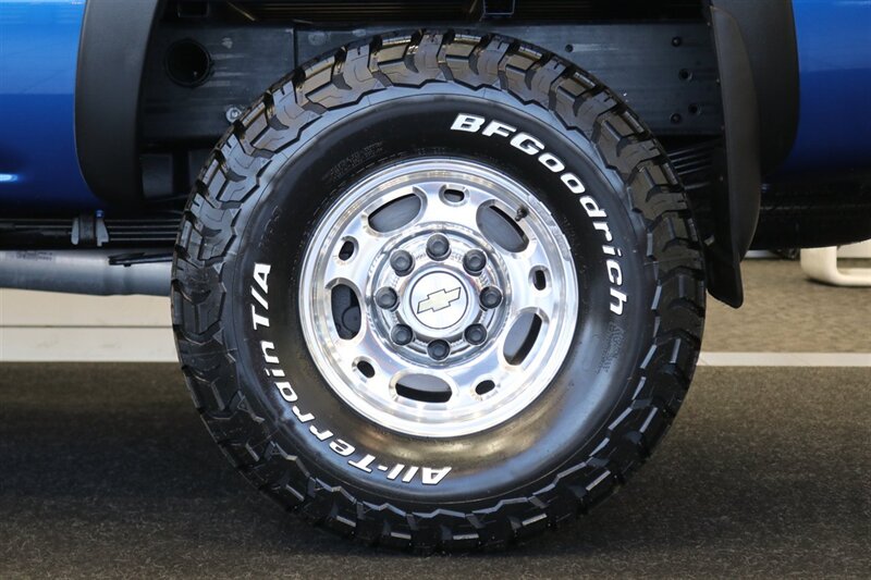 2004 Chevrolet Silverado 2500 LT 4dr Extended Cab LT  1-OWNER 100% RUST FREE* 100% STOCK* NEW 2.5 "FABTEC LEVEL KIT W/ BILSTEIN 5100 SHOCKS & NEW 33.5 " BFG KO3 10-PLYS* ALL SERVICE RECDS SINCE NEW* NEVER HAD 5TH WHEEL OR GOOSENECK* 5-SPD ALLISON - Photo 60 - Portland, OR 97230